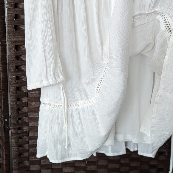 NWT: Gauzy White Long-sleeved Dress with Red Embroidery by Xhilaration - Picture 2 of 9